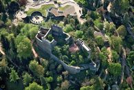 Luftbild der Burg Badenweiler bei Baden-Baden