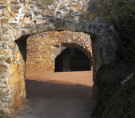 Blick ins Innere der Burgruine