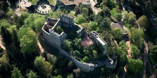 Luftansicht der Burg Badenweiler