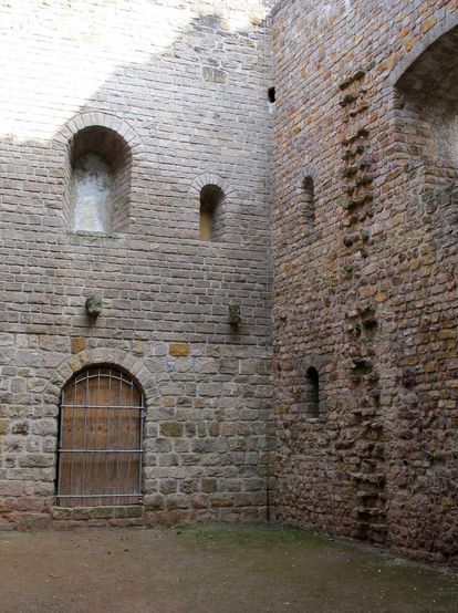 Teilansicht der Burg Badenweiler